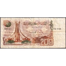 Algérie - Pick 135a_1 - 200 dinars - Série 06 044 - 23/03/1983 - Etat : TB+